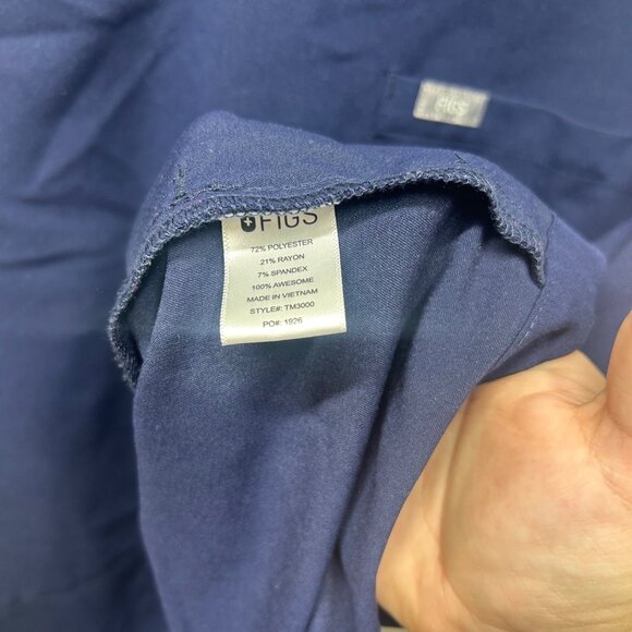 Figs Chisec Three-Pocket Scrub Top Sapphire blue nursing scrubs technical collec - Picture 6 of 9